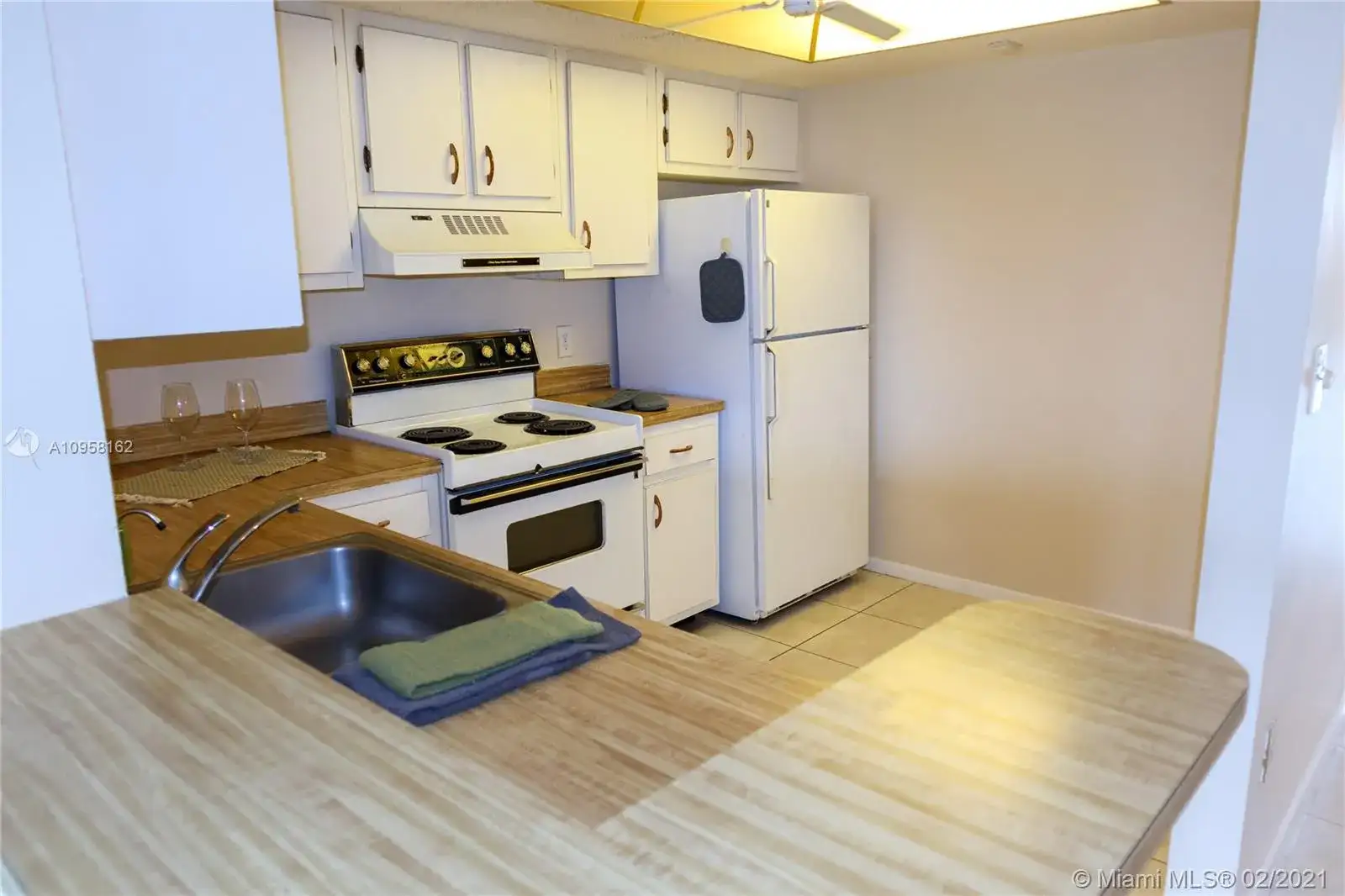 5550 NW 44th St # 404B, Lauderhill FL 33319 photo 4