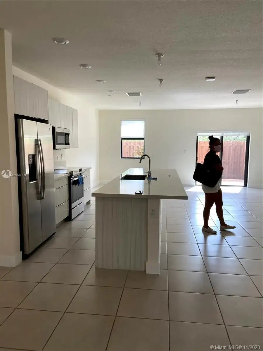 10413 NW 82nd St # 9, Doral FL 33178 photo 2