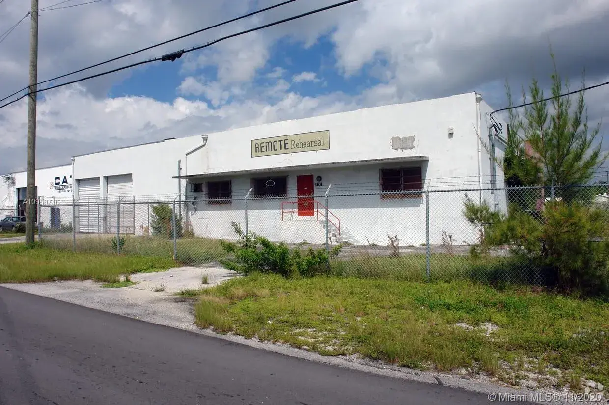 1101 NW 72nd St, Miami FL 33150