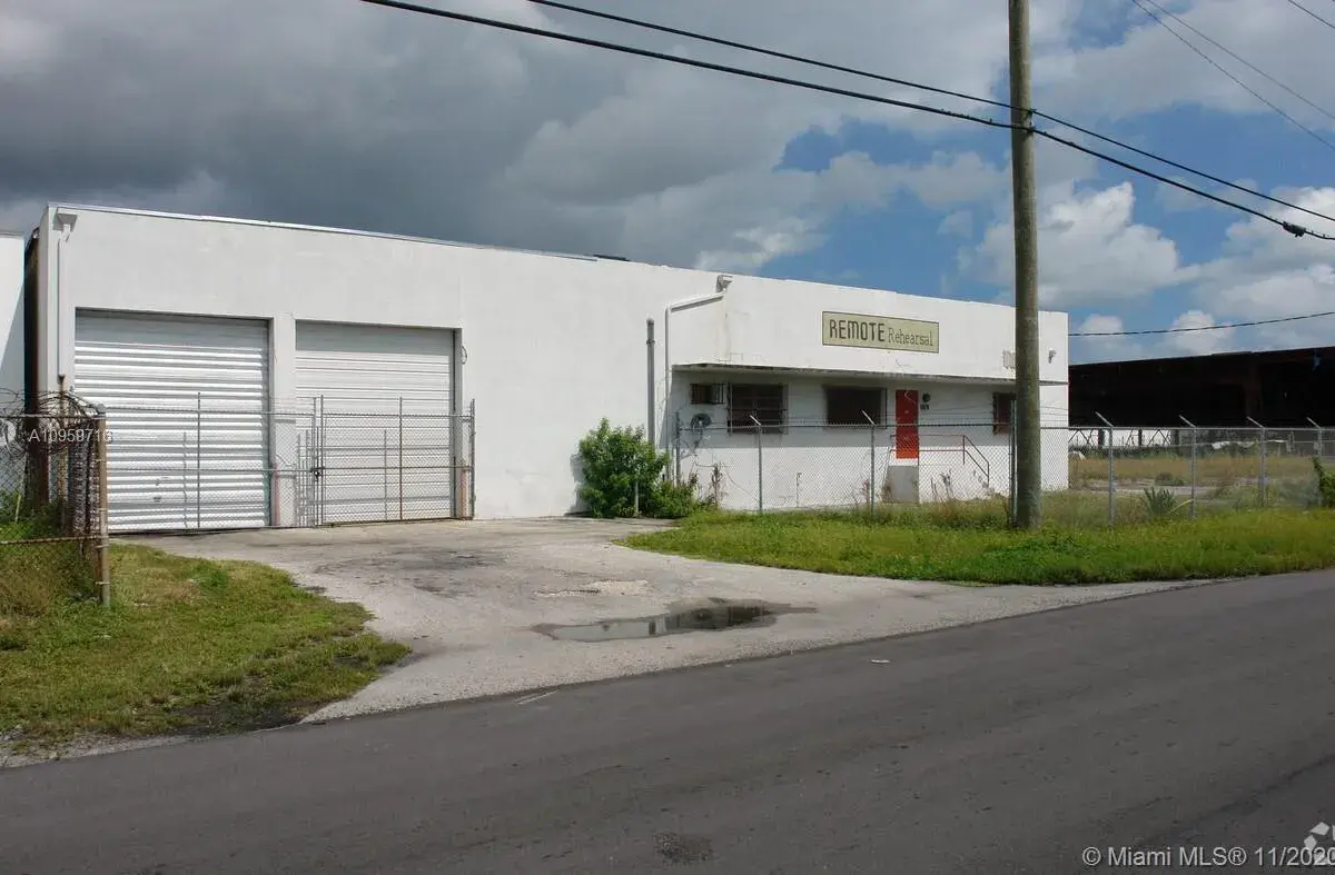 1101 NW 72nd St, Miami FL 33150