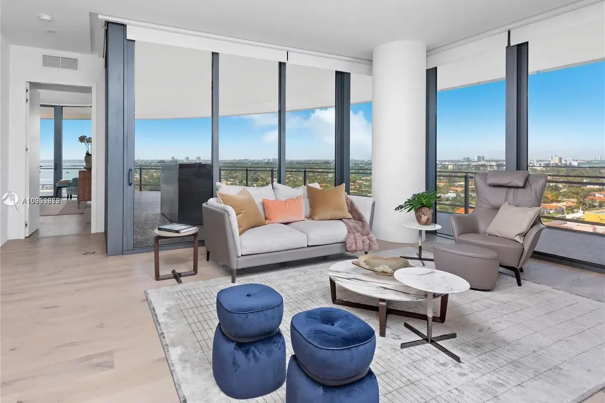 8701 Collins Ave # 905, Miami Beach FL 33154