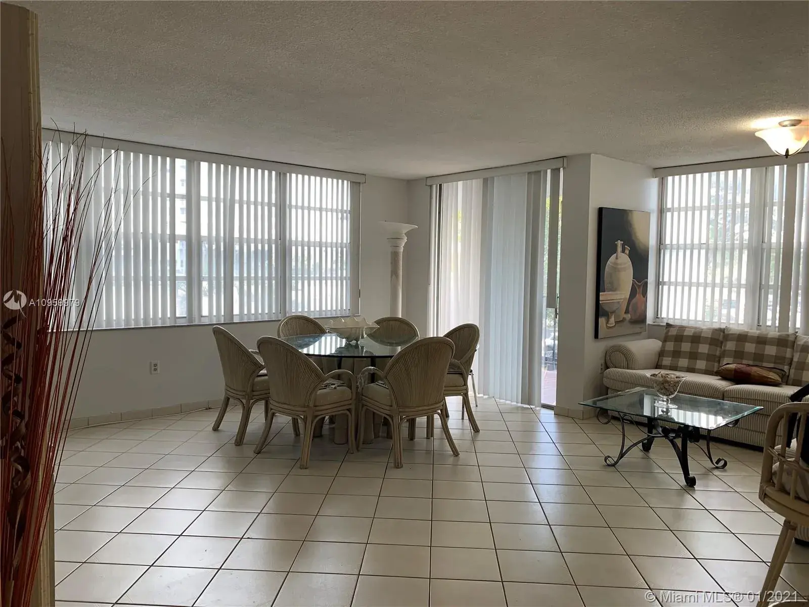 2750 NE 183rd St # 203, Aventura FL 33160