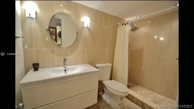 2750 NE 183rd St # 203, Aventura FL 33160