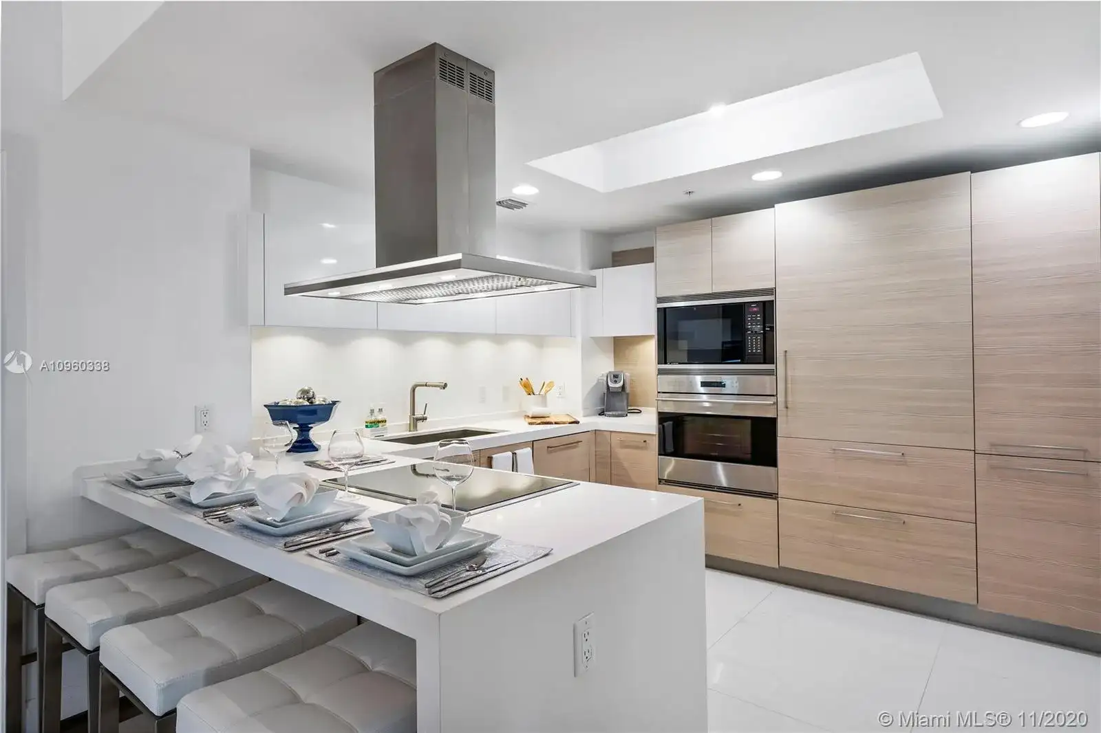 17301 Biscayne Blvd # 208, North Miami Beach FL 33160 photo 2