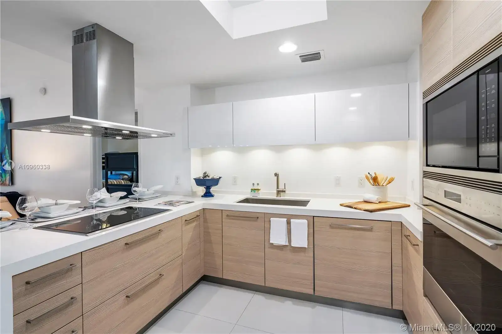 17301 Biscayne Blvd # 208, North Miami Beach FL 33160 photo 3