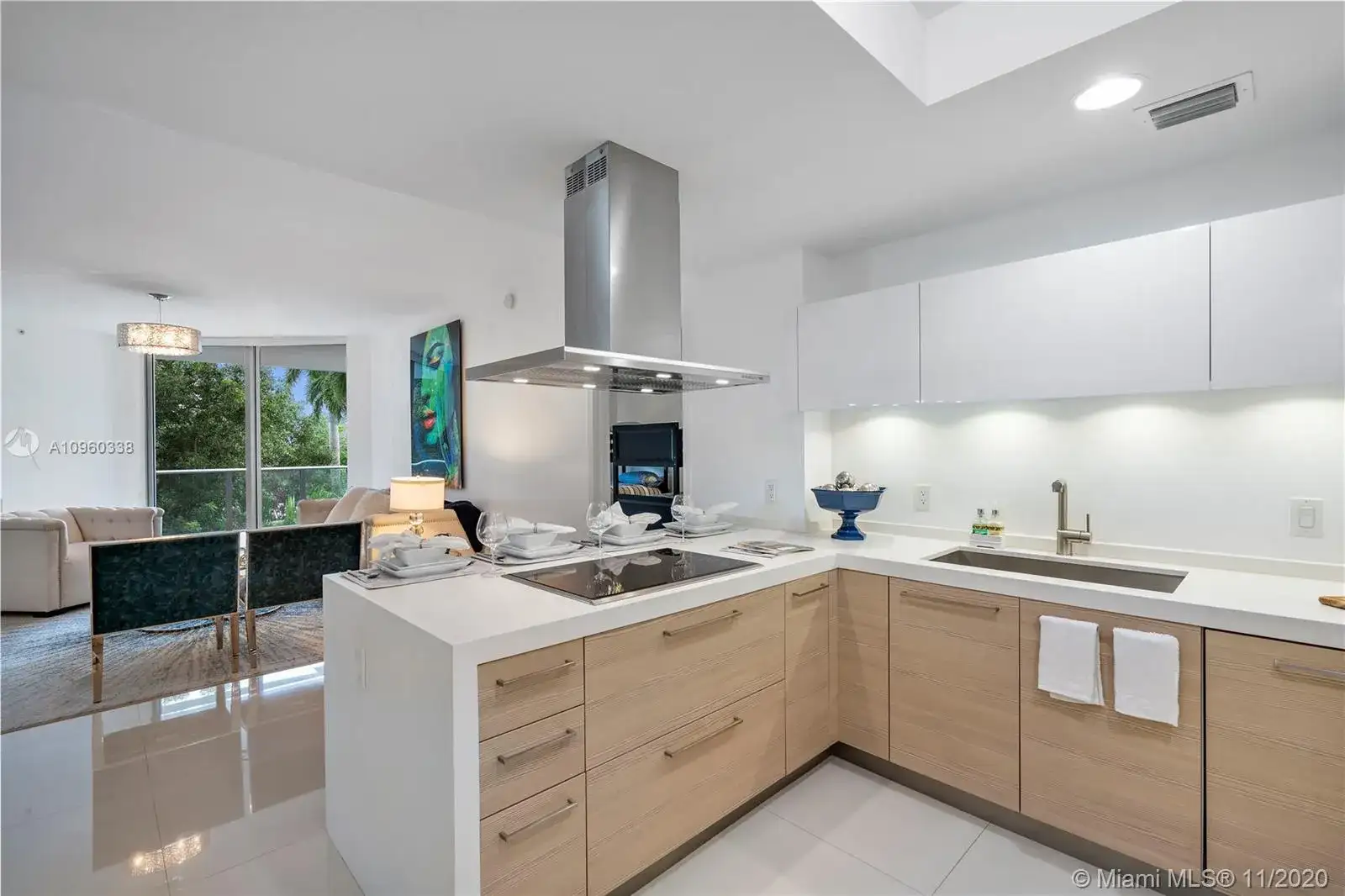 17301 Biscayne Blvd # 208, North Miami Beach FL 33160 photo 4