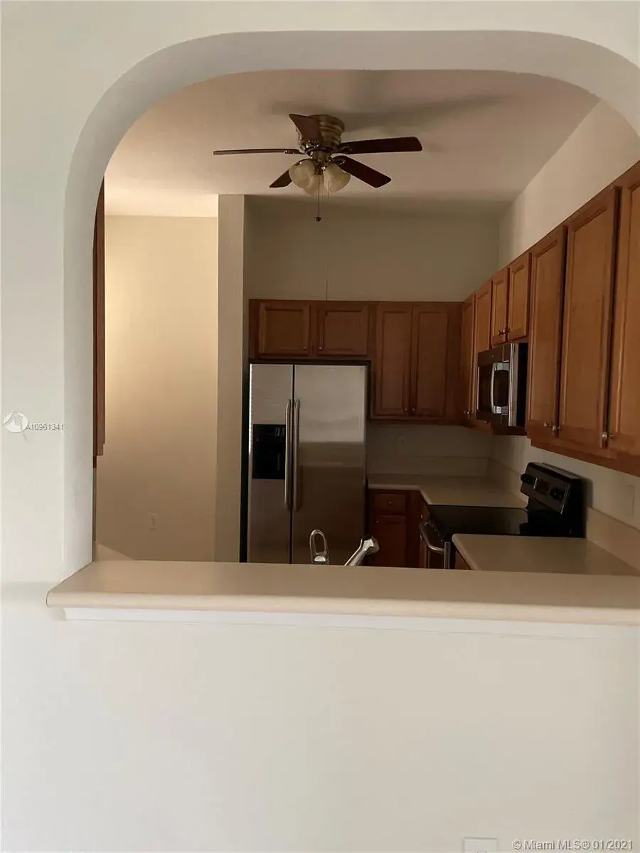 3600 Oaks Clubhouse Dr # 506, Pompano Beach FL 33069