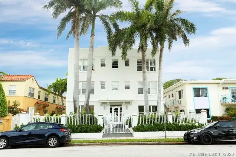 1 bedroom 1 bath Residential for sale at 1027 Pennsylvania Ave # 101, Miami Beach FL 33139
