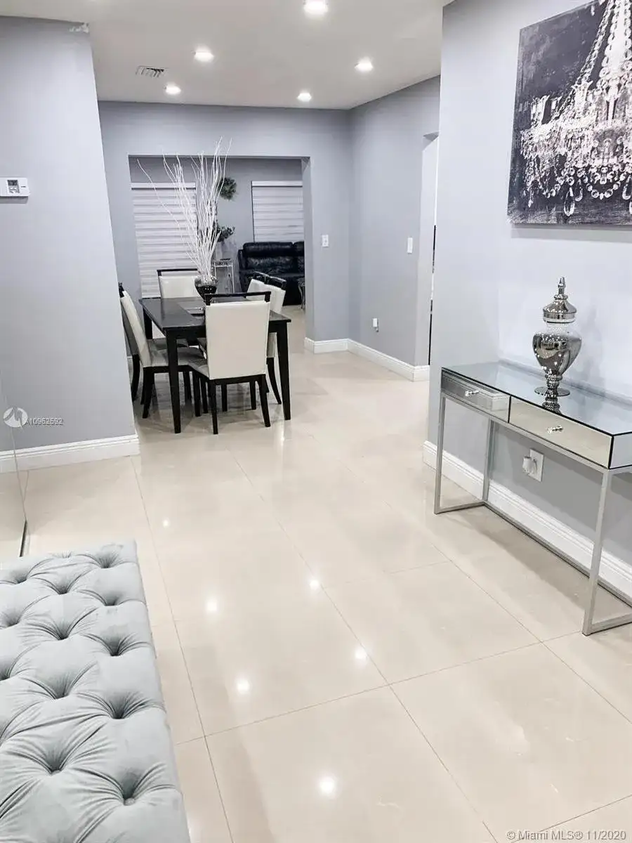 13900 Lake Candlewood Ct, Miami Lakes FL 33014 photo 4