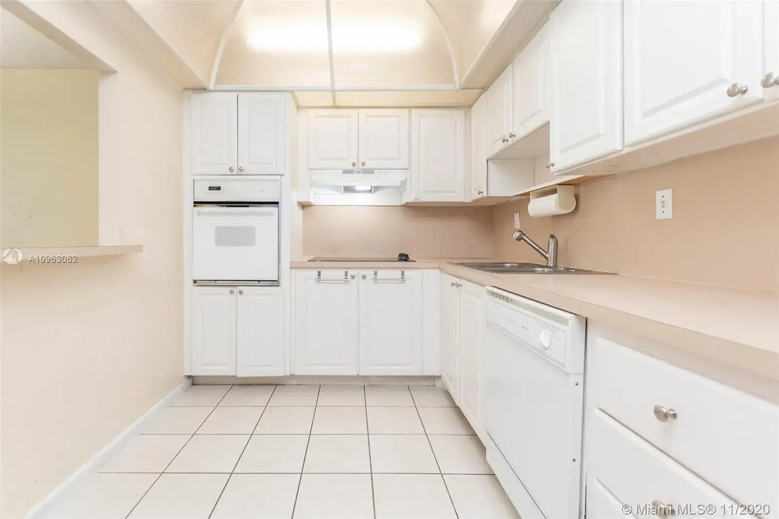 19380 Collins Ave # 20, Sunny Isles Beach FL 33160 photo 4