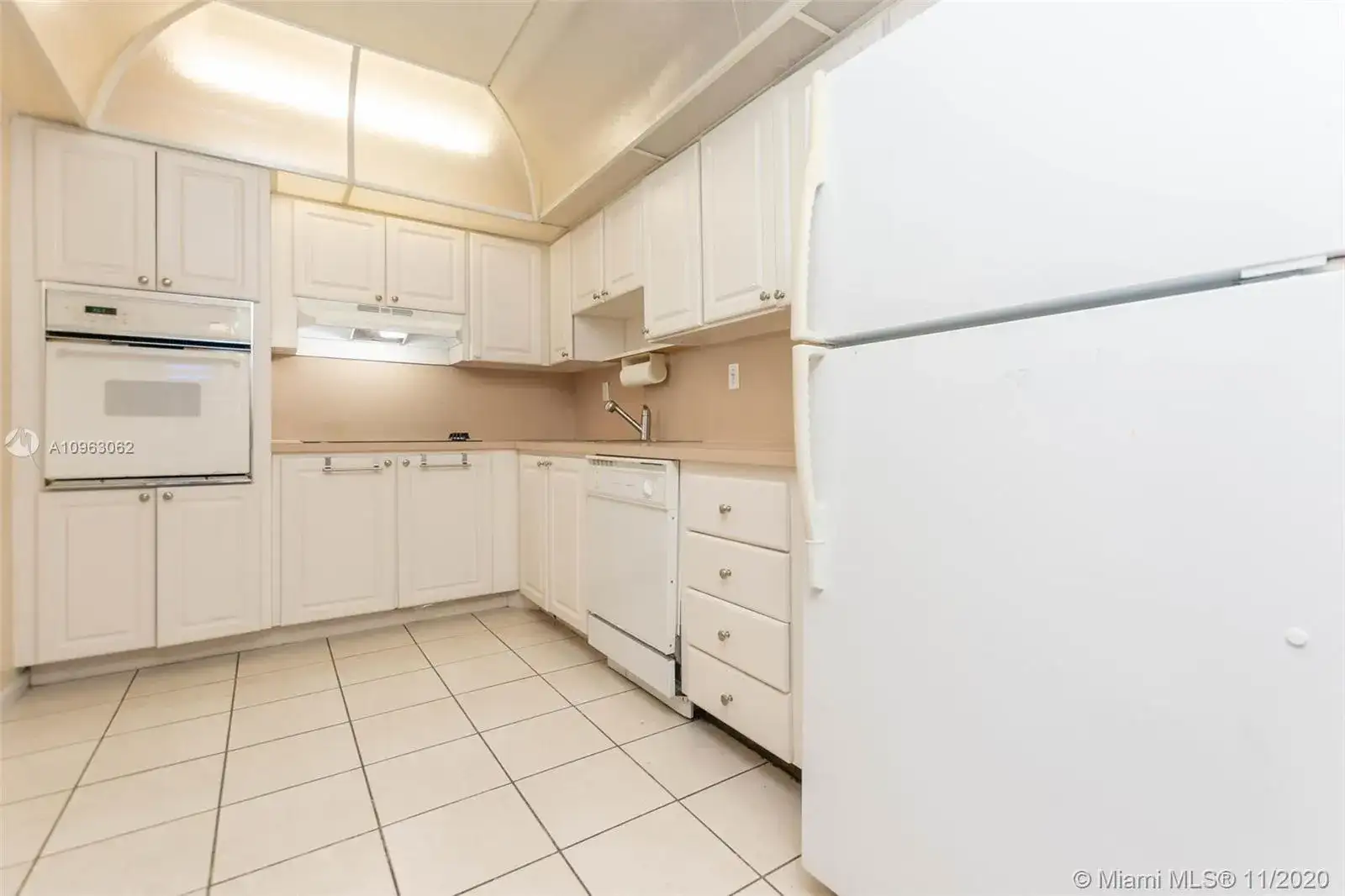 19380 Collins Ave # 20, Sunny Isles Beach FL 33160 photo 5