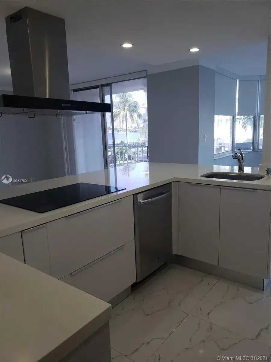 16565 NE 26th Ave # 2H, North Miami Beach FL 33160 photo 4