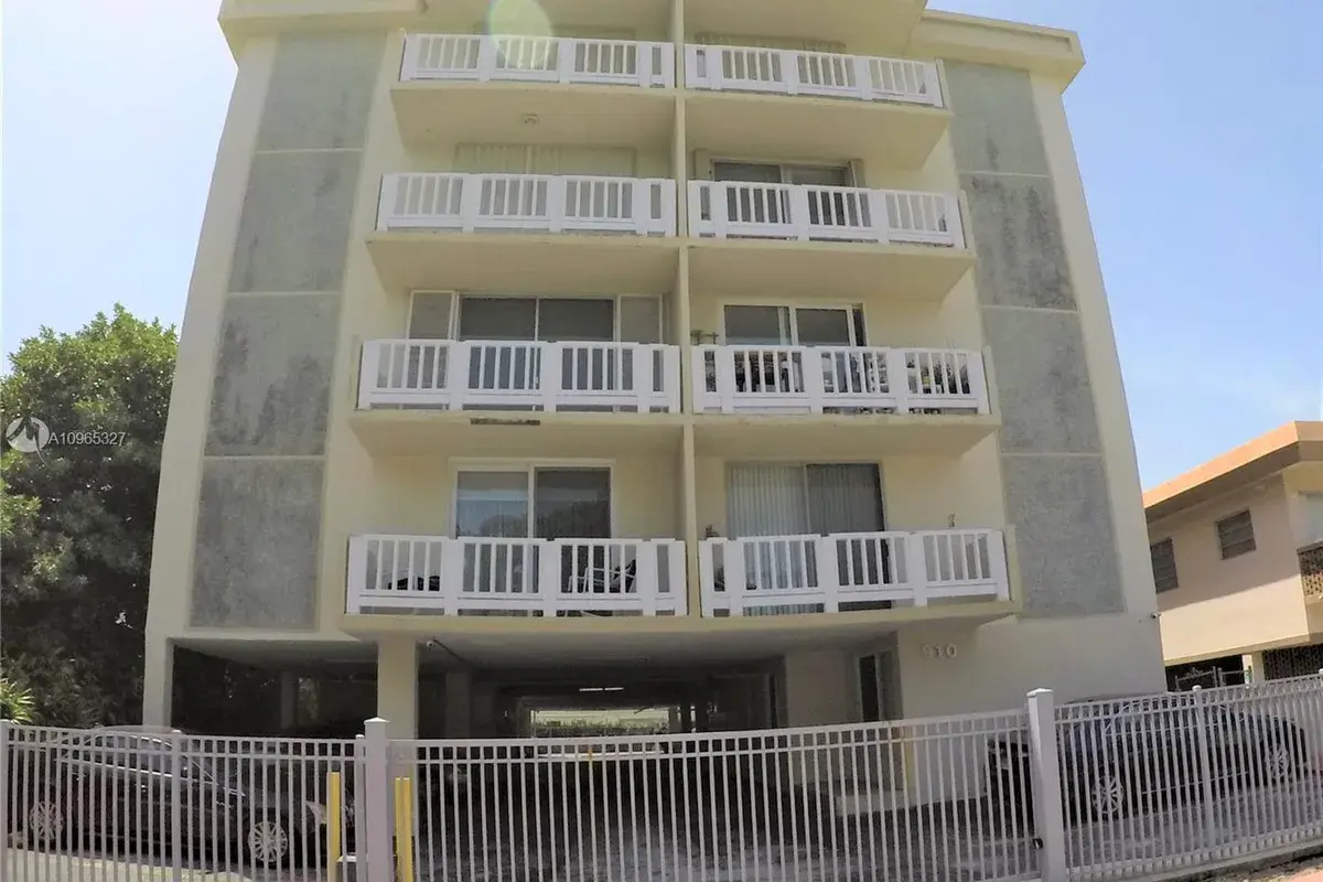 910 Michigan Ave # 403, Miami Beach FL 33139