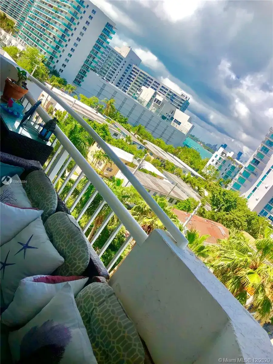 1621 Bay Rd # 706, Miami Beach FL 33139 photo 2