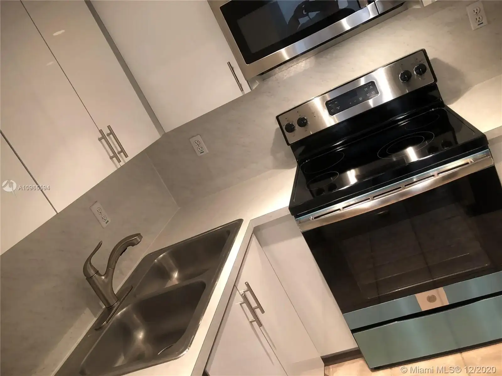 1621 Bay Rd # 706, Miami Beach FL 33139 photo 4