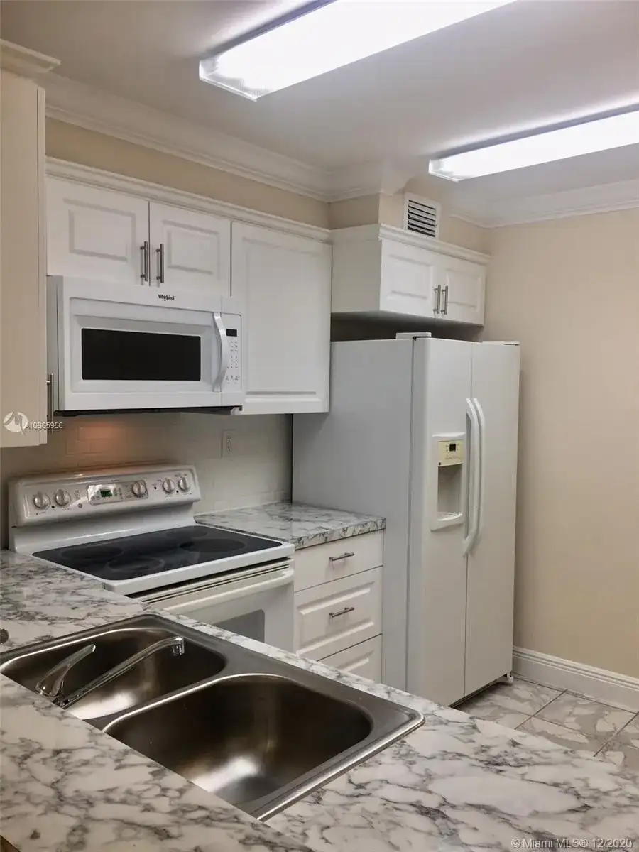 8099 Samari Lakes Dr # 2255, Hialeah Gardens FL 33016 photo 4