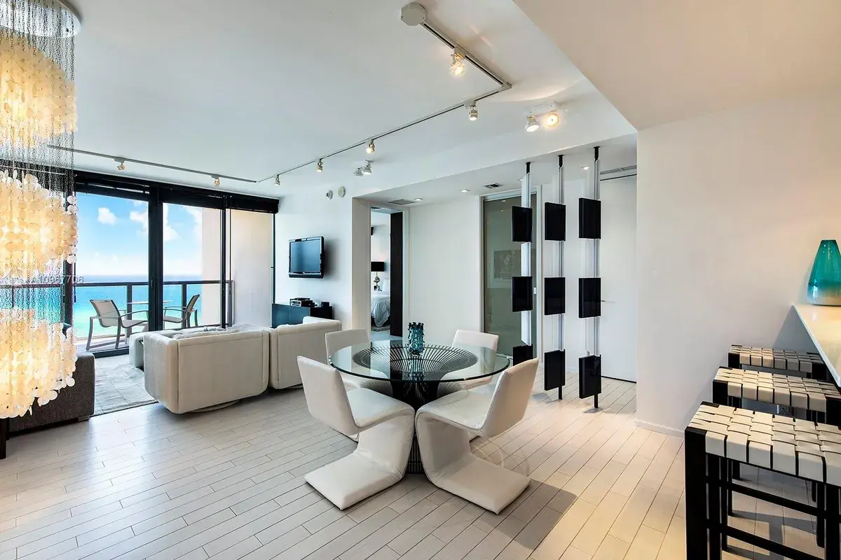2201 Collins Ave # 1519, Miami Beach FL 33139