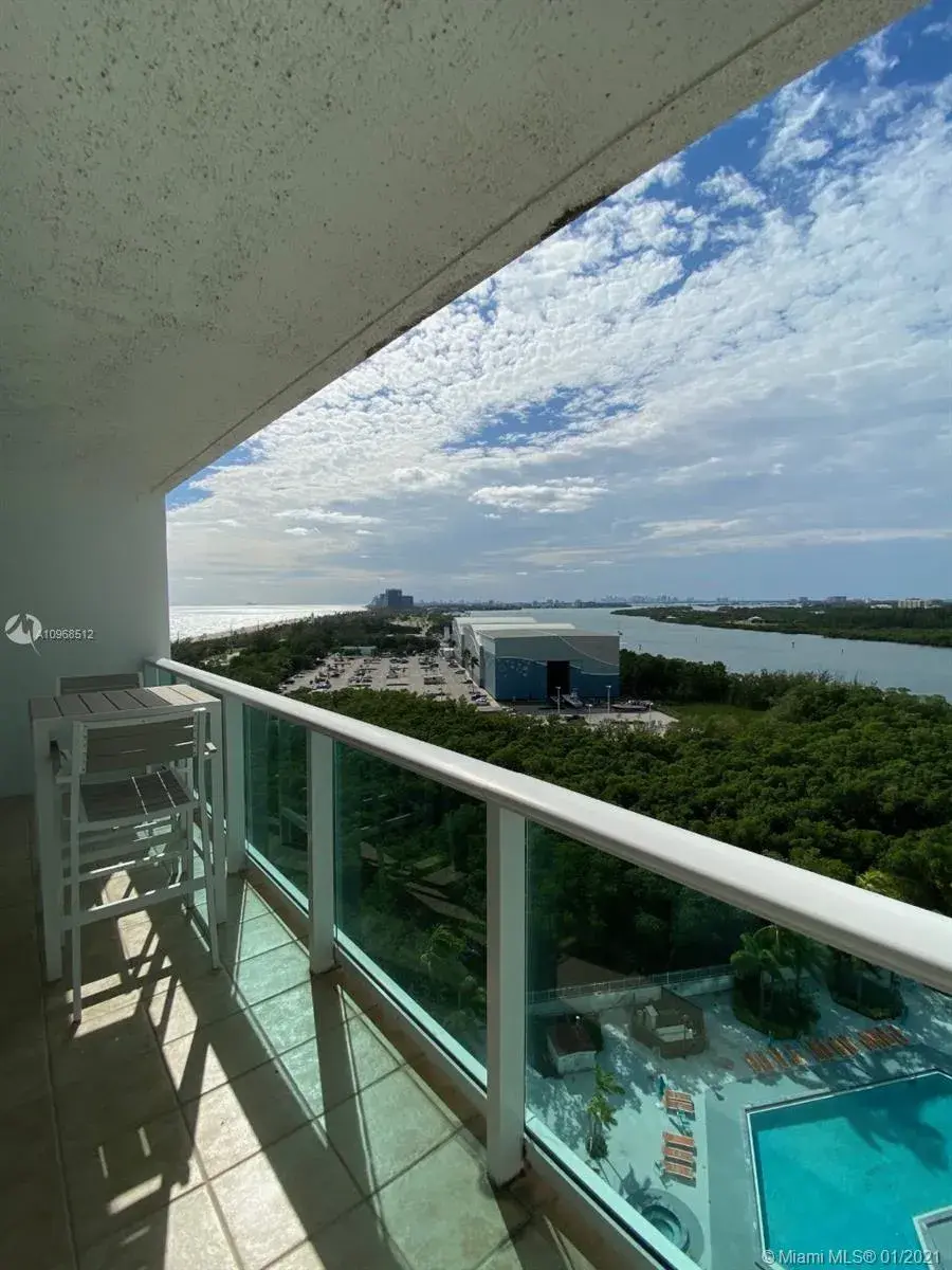 100 Bayview Dr # 1520, Sunny Isles Beach FL 33160