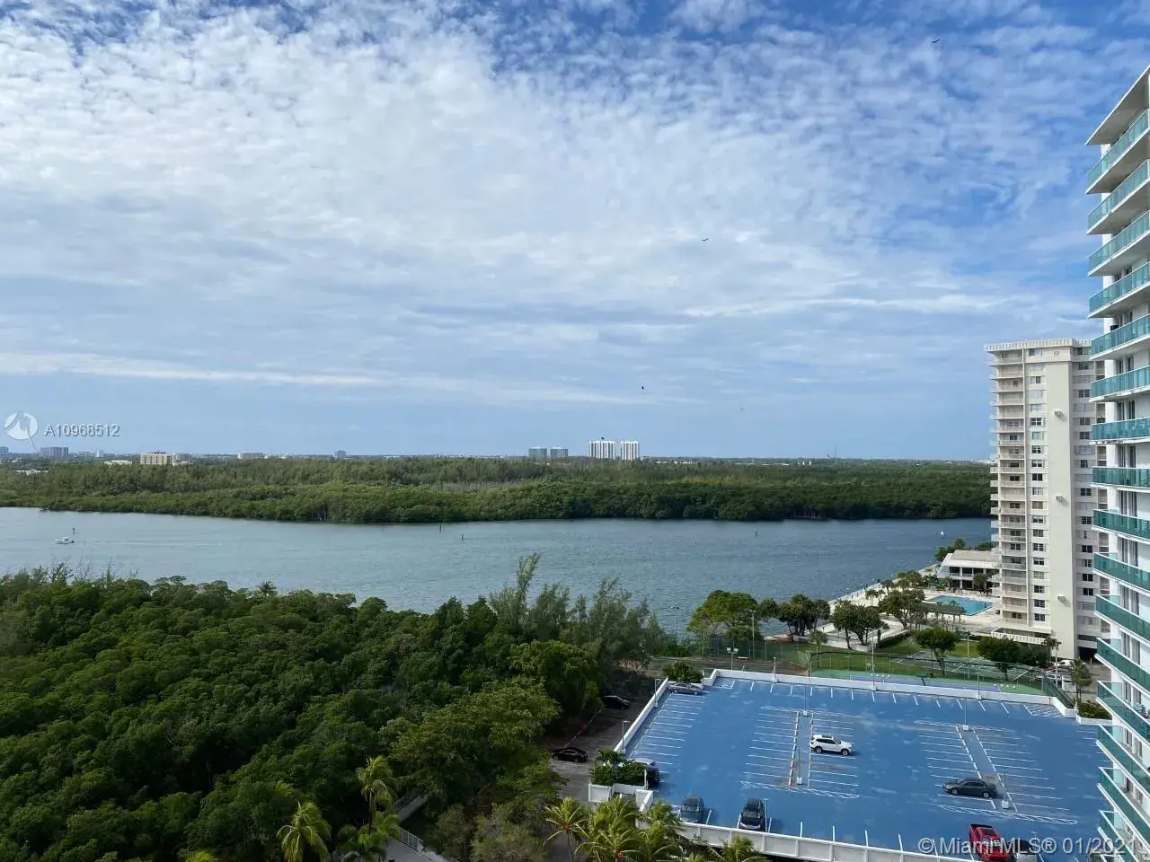 100 Bayview Dr # 1520, Sunny Isles Beach FL 33160