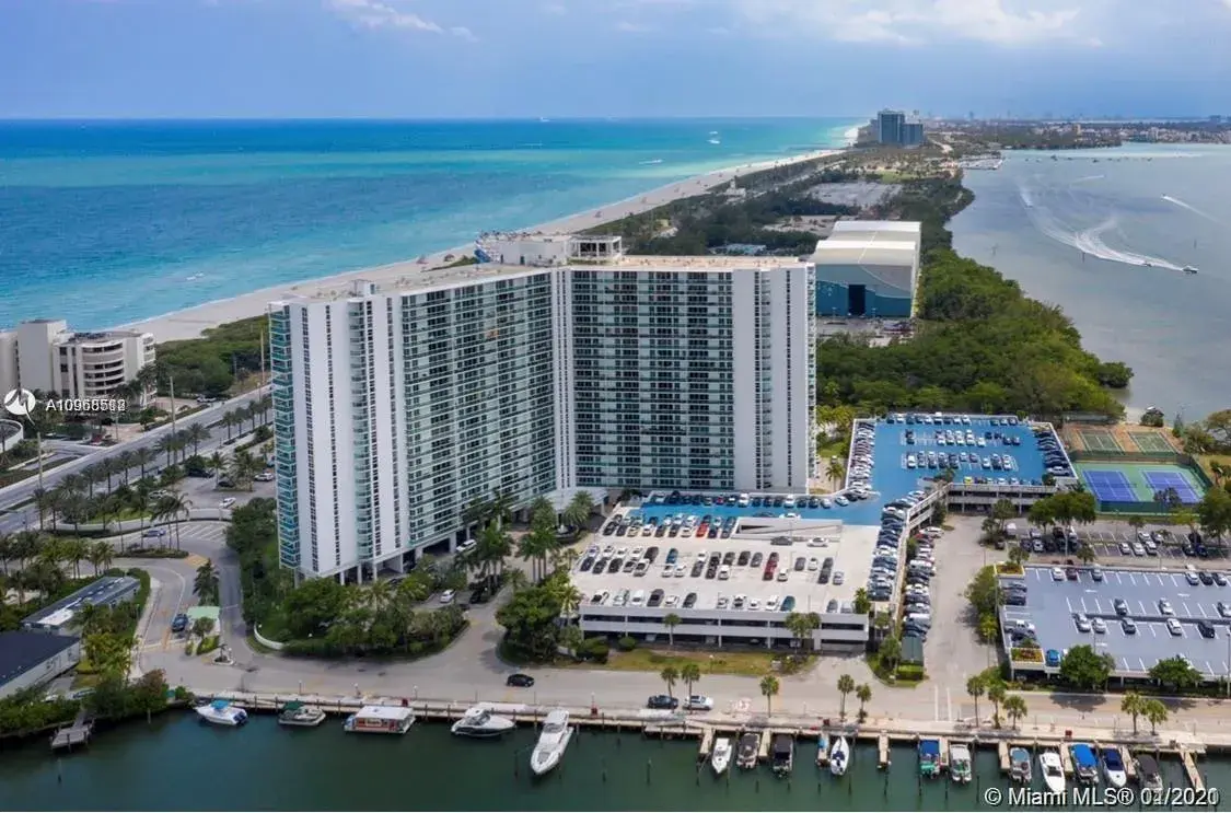 100 Bayview Dr # 1520, Sunny Isles Beach FL 33160