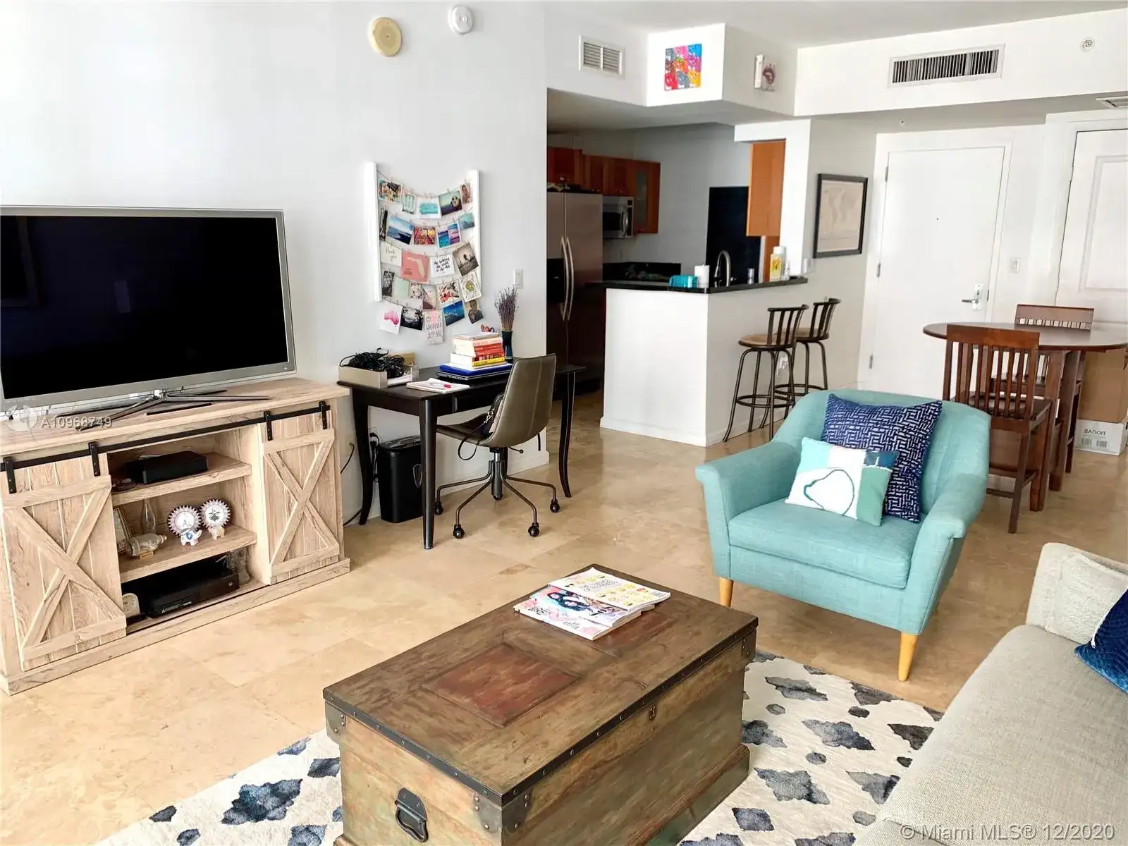 186 SE 12th Ter # 2107, Miami FL 33131 photo 2