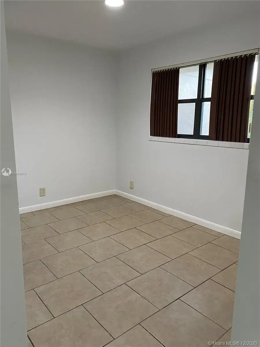 4096 N Pine Island Rd # 2111, Sunrise FL 33351 photo 4