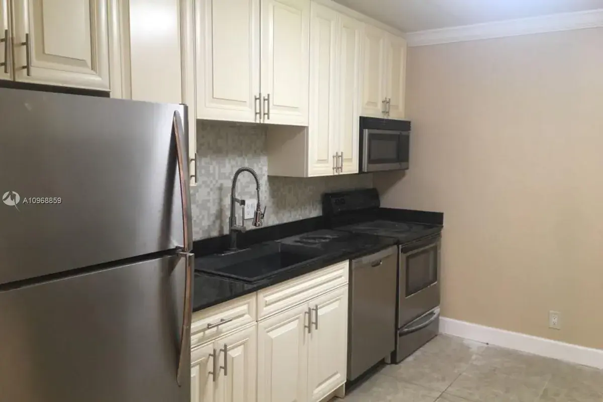 1129 NE 16th Ct # B, Fort Lauderdale FL 33305