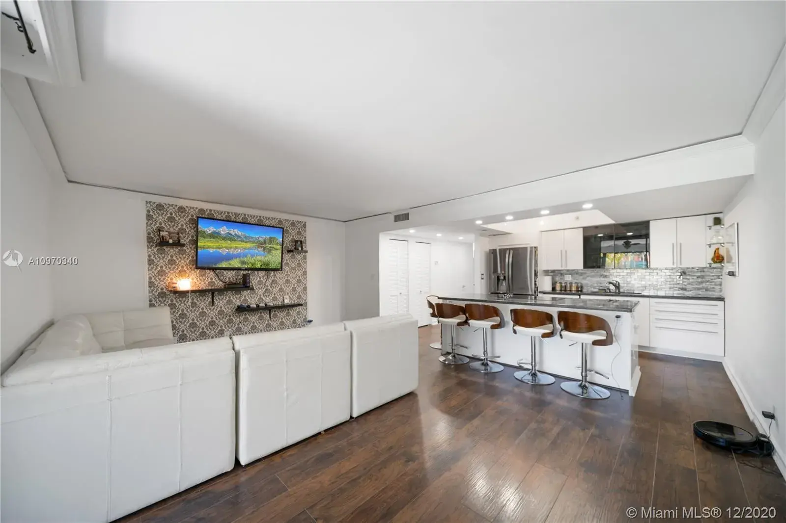 1001 Three Islands Blvd # 29, Hallandale Beach FL 33009