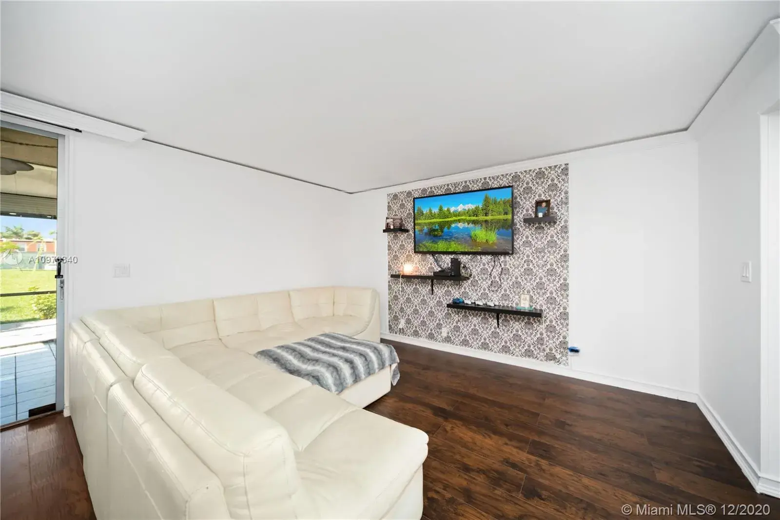 1001 Three Islands Blvd # 29, Hallandale Beach FL 33009