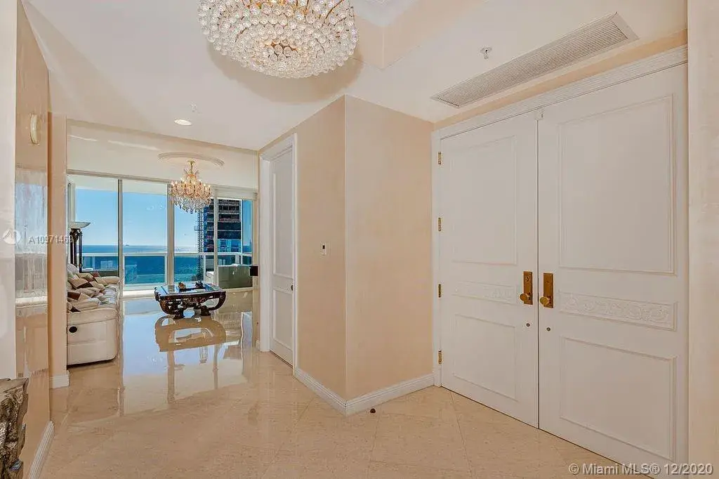 18101 Collins Ave # 4702, Sunny Isles Beach FL 33160