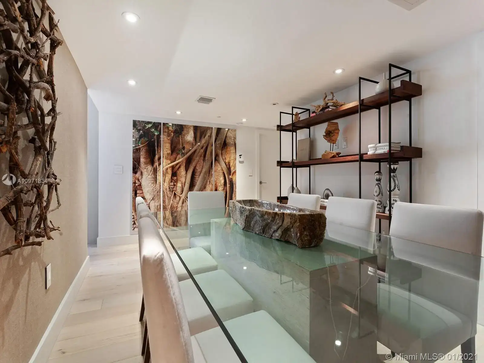102 24th St # 1440, Miami Beach FL 33139 photo 3