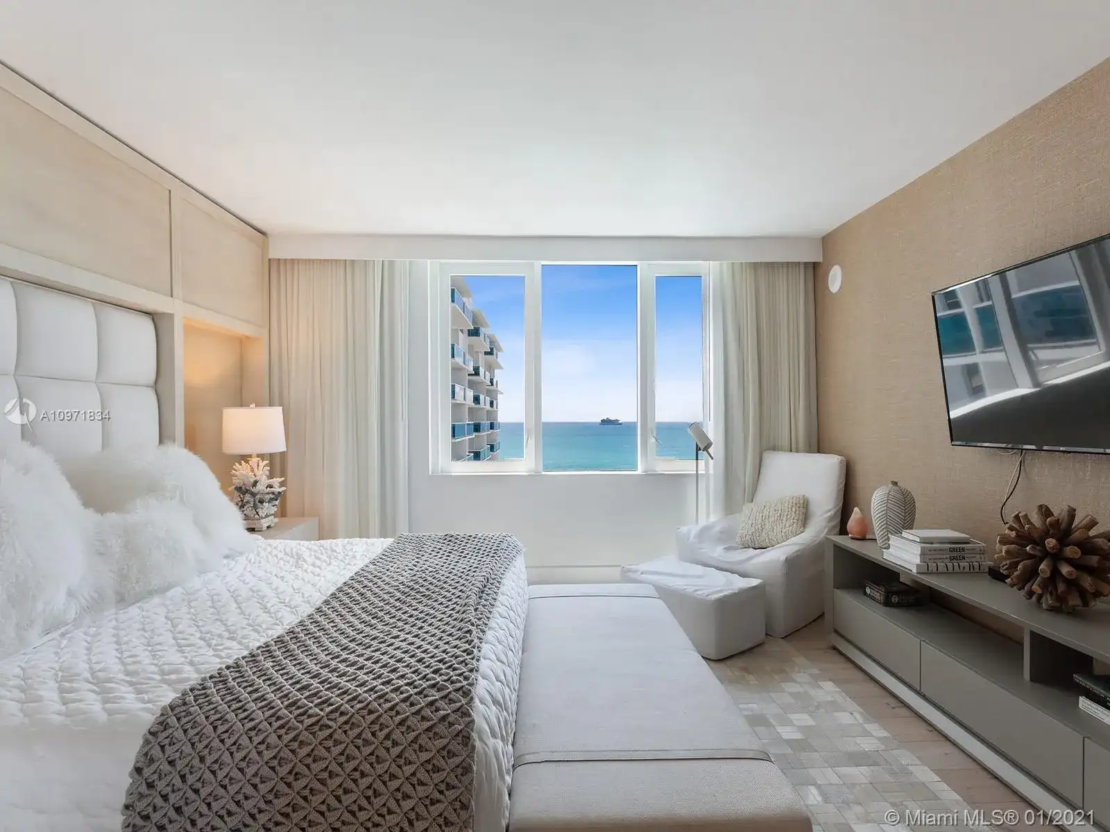 102 24th St # 1440, Miami Beach FL 33139 photo 4