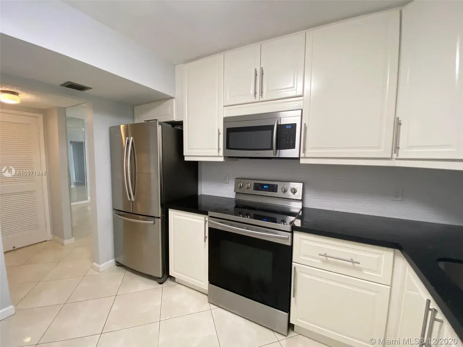 2500 Parkview Dr # 519, Hallandale Beach FL 33009