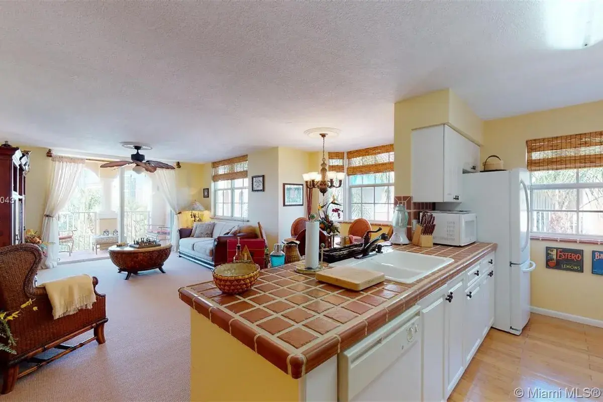 19877 E Country Club Dr # 3607, Aventura FL 33180