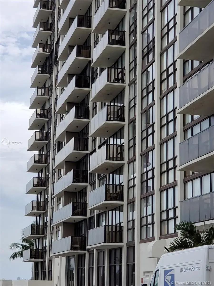 600 NE 36th St # 1109, Miami FL 33137