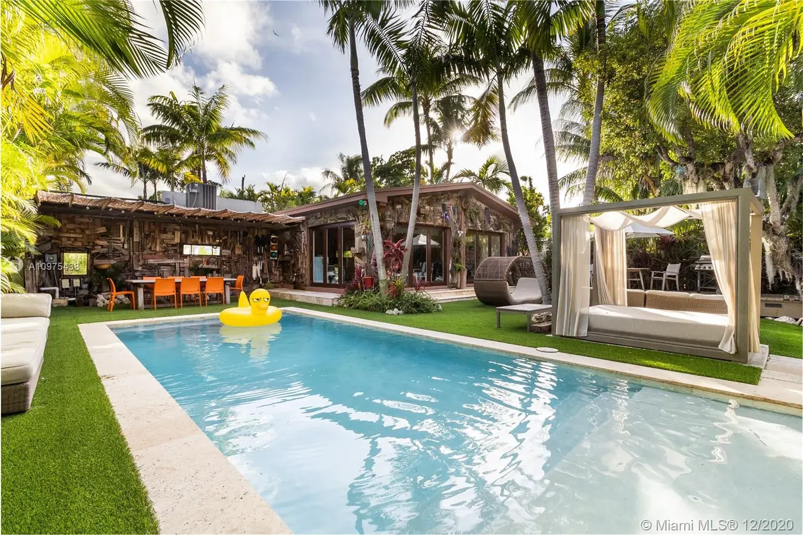 1865 Daytonia Rd, Miami Beach FL 33141