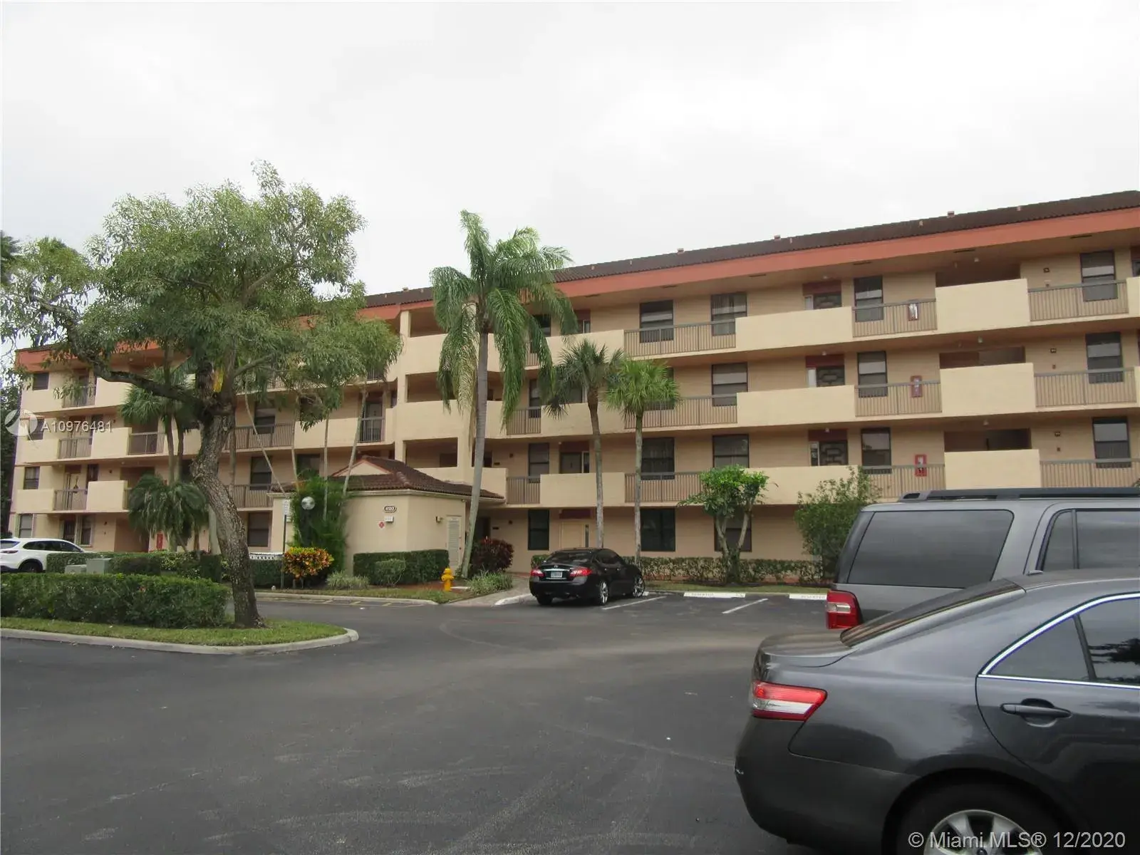 4133 S Carambola Cir S # G305, Coconut Creek FL 33066