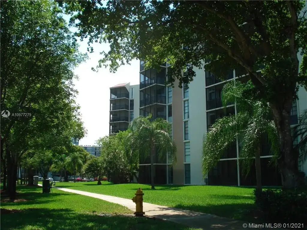 3101 N COUNTRY CLUB DRIVE # 306, Aventura FL 33180 photo 2