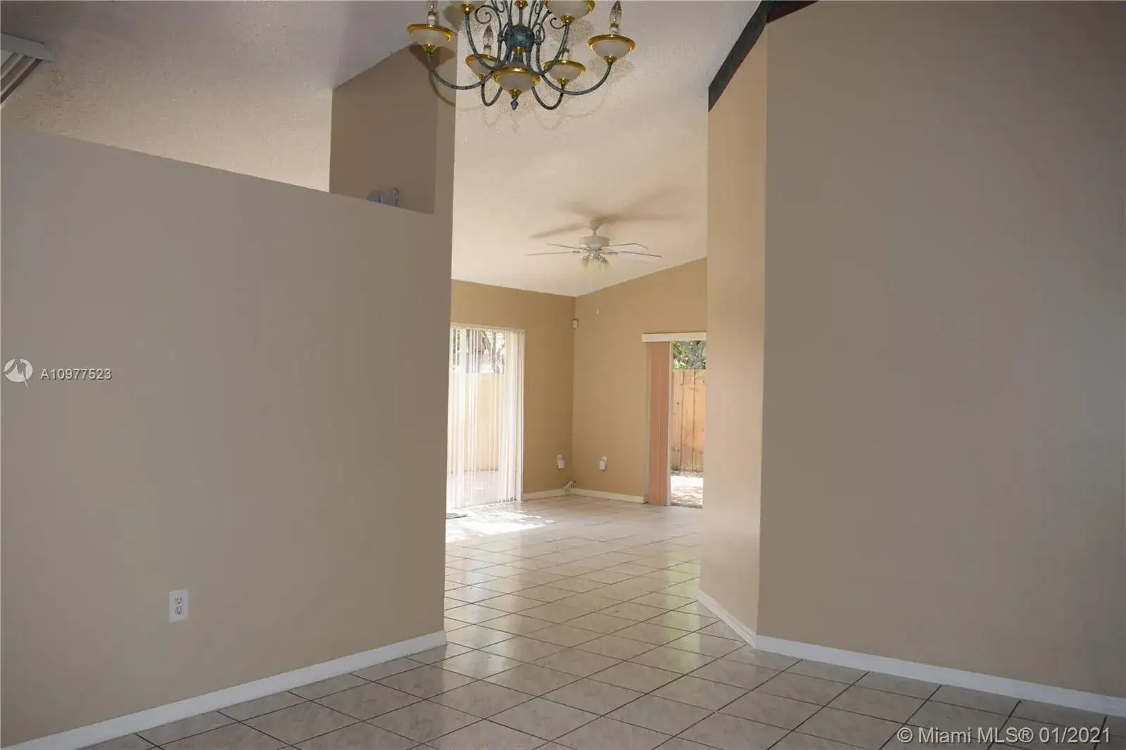 8934 NW 189th Ter, Hialeah FL 33018 photo 5