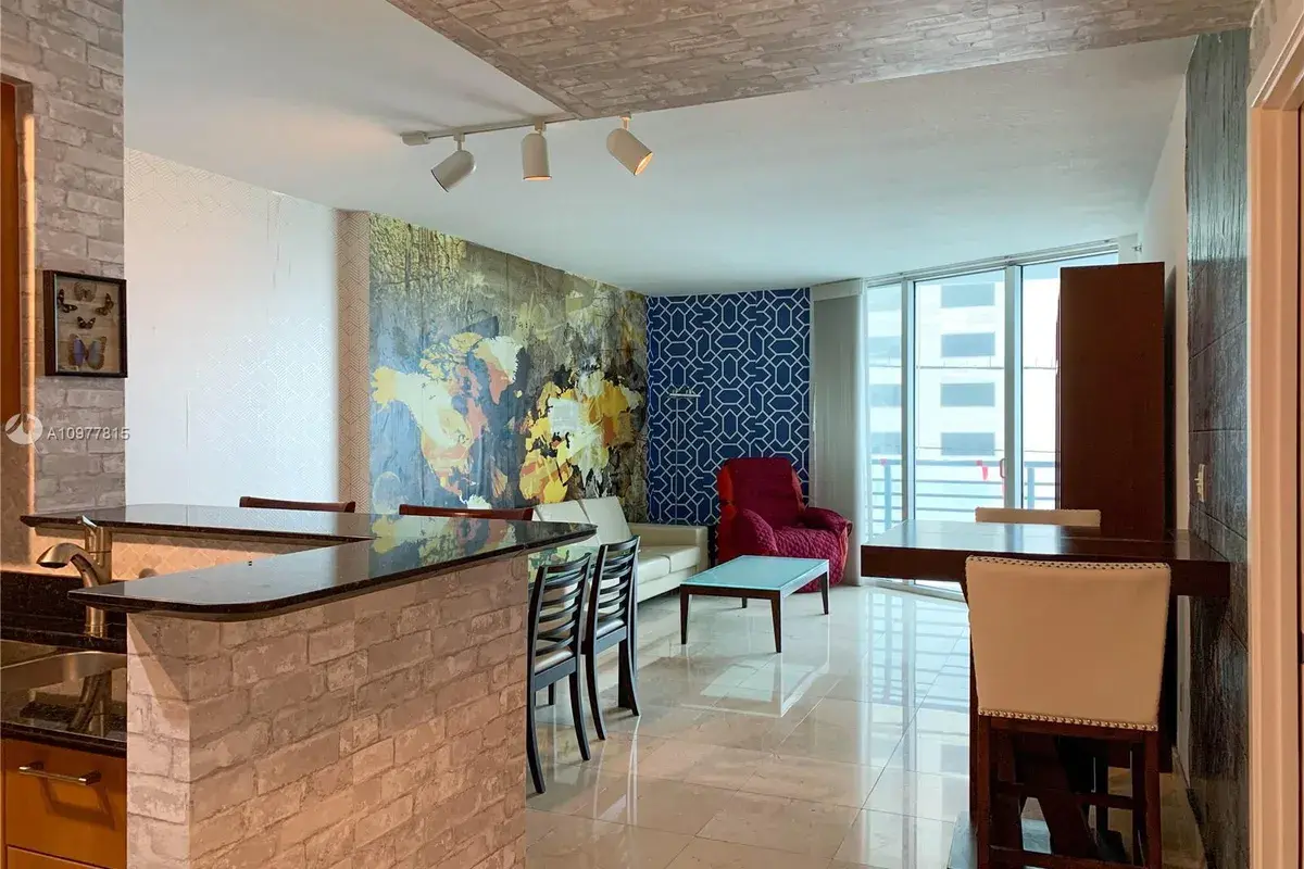 335 S Biscayne Blvd # 2810, Miami FL 33131