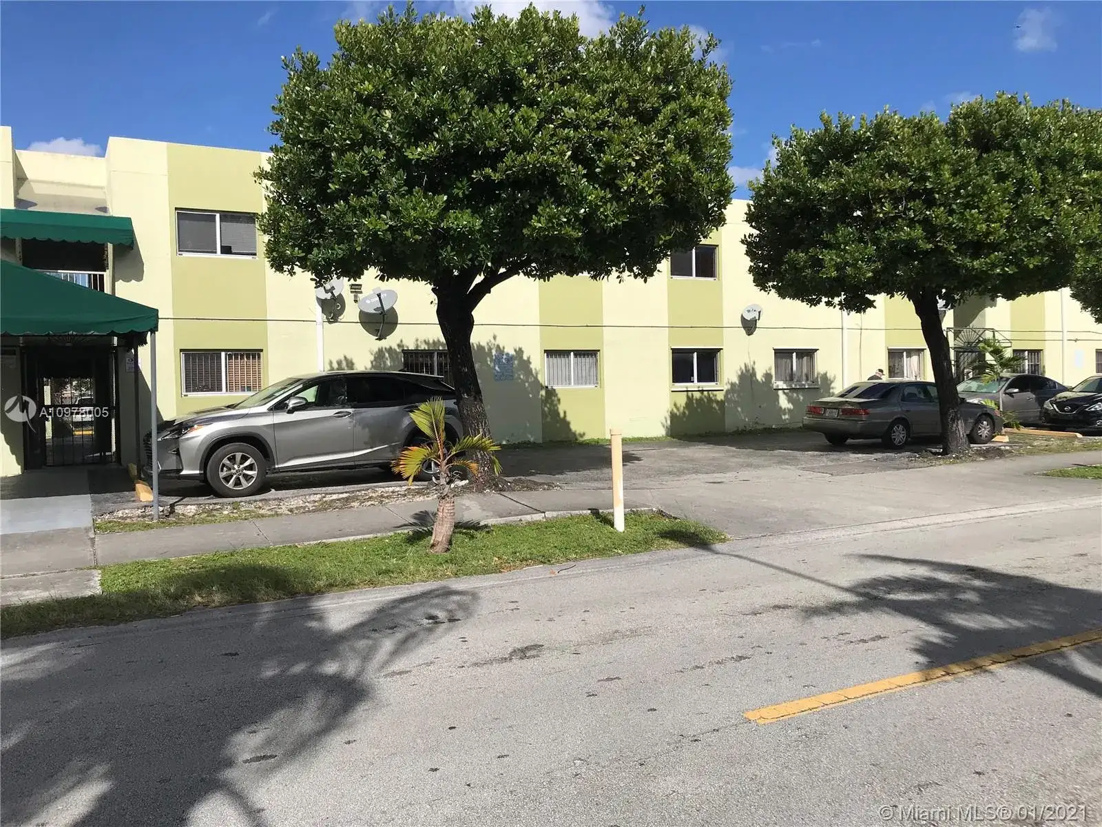 2565 W 56th St # 101, Hialeah FL 33016 photo 3