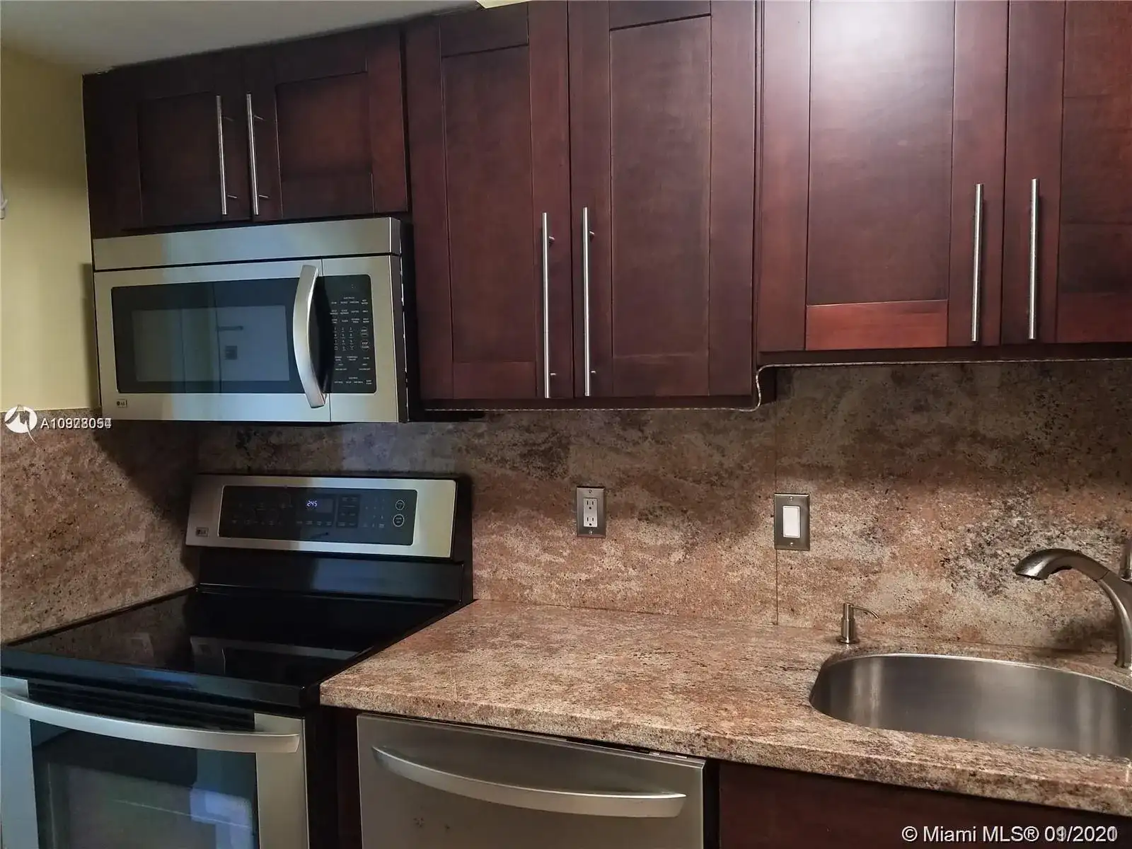 20505 E COUNTRY CLUB DR # 1232, Aventura FL 33180 photo 3