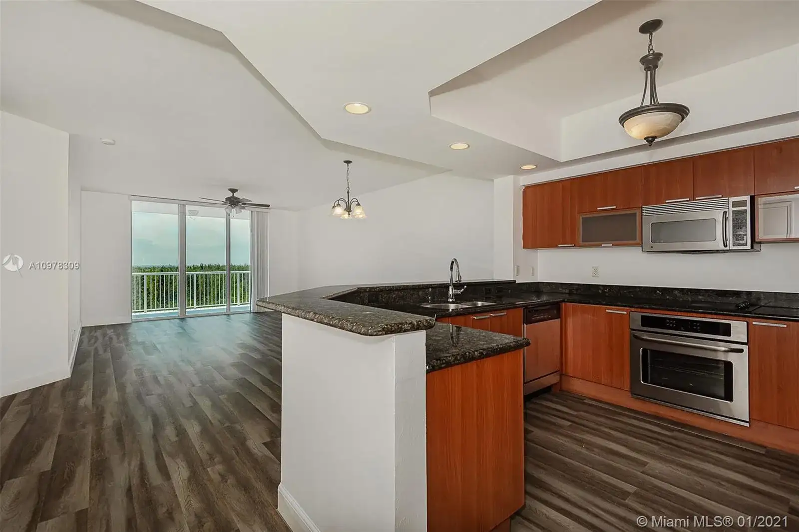 14951 Royal Oaks Ln # 1006, North Miami FL 33181 photo 2