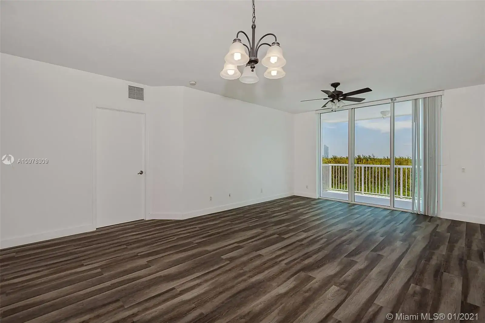 14951 Royal Oaks Ln # 1006, North Miami FL 33181 photo 5