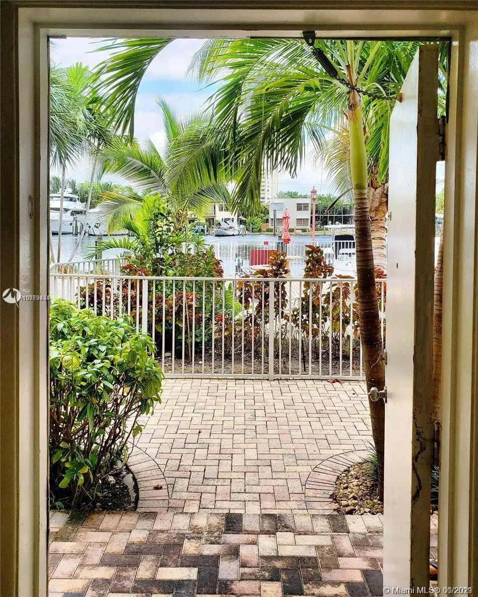 815 Middle River Dr # 115, Fort Lauderdale FL 33304