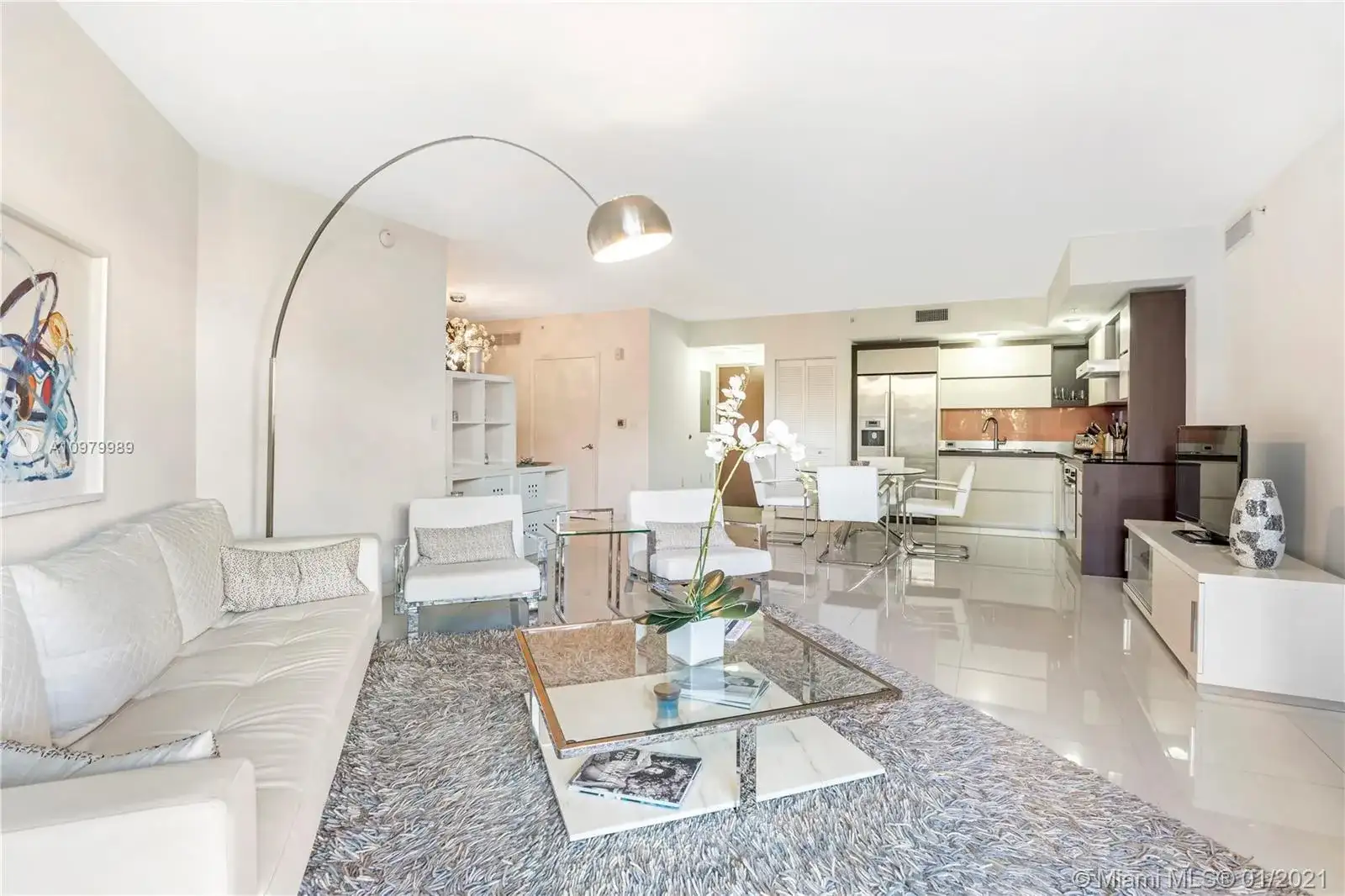 2155 Washington Ct # 207, Miami Beach FL 33139 photo 3