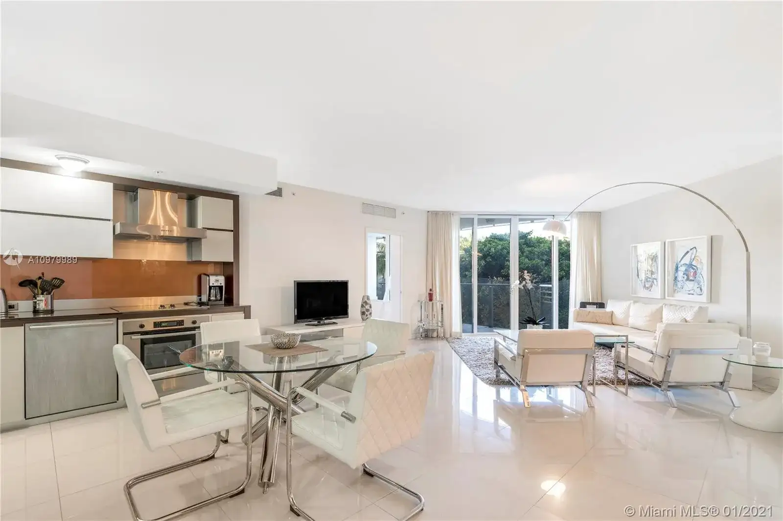 2155 Washington Ct # 207, Miami Beach FL 33139 photo 4