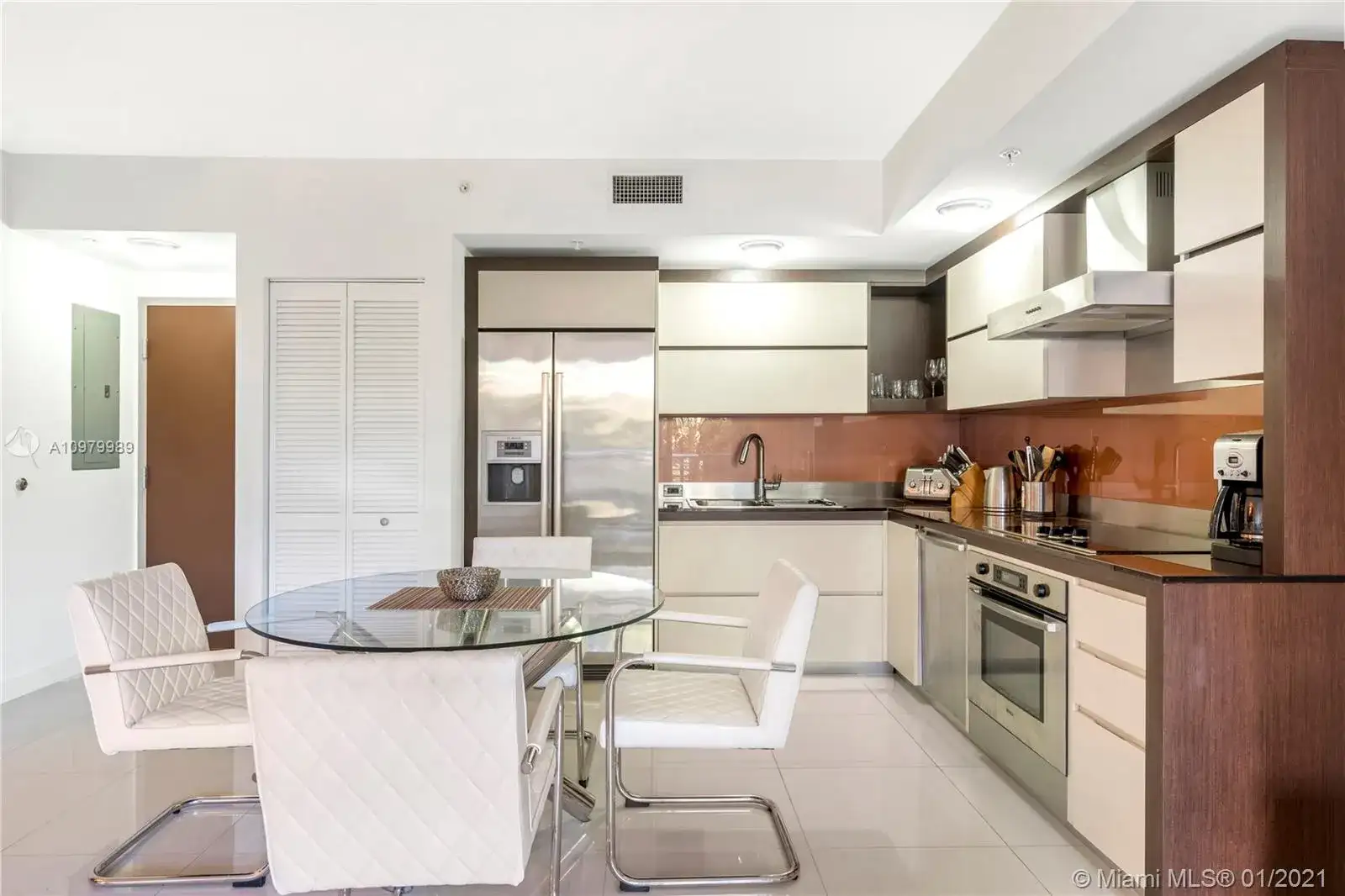 2155 Washington Ct # 207, Miami Beach FL 33139 photo 5