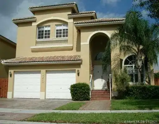 10853 NW 71st St, Doral FL 33178 photo 4