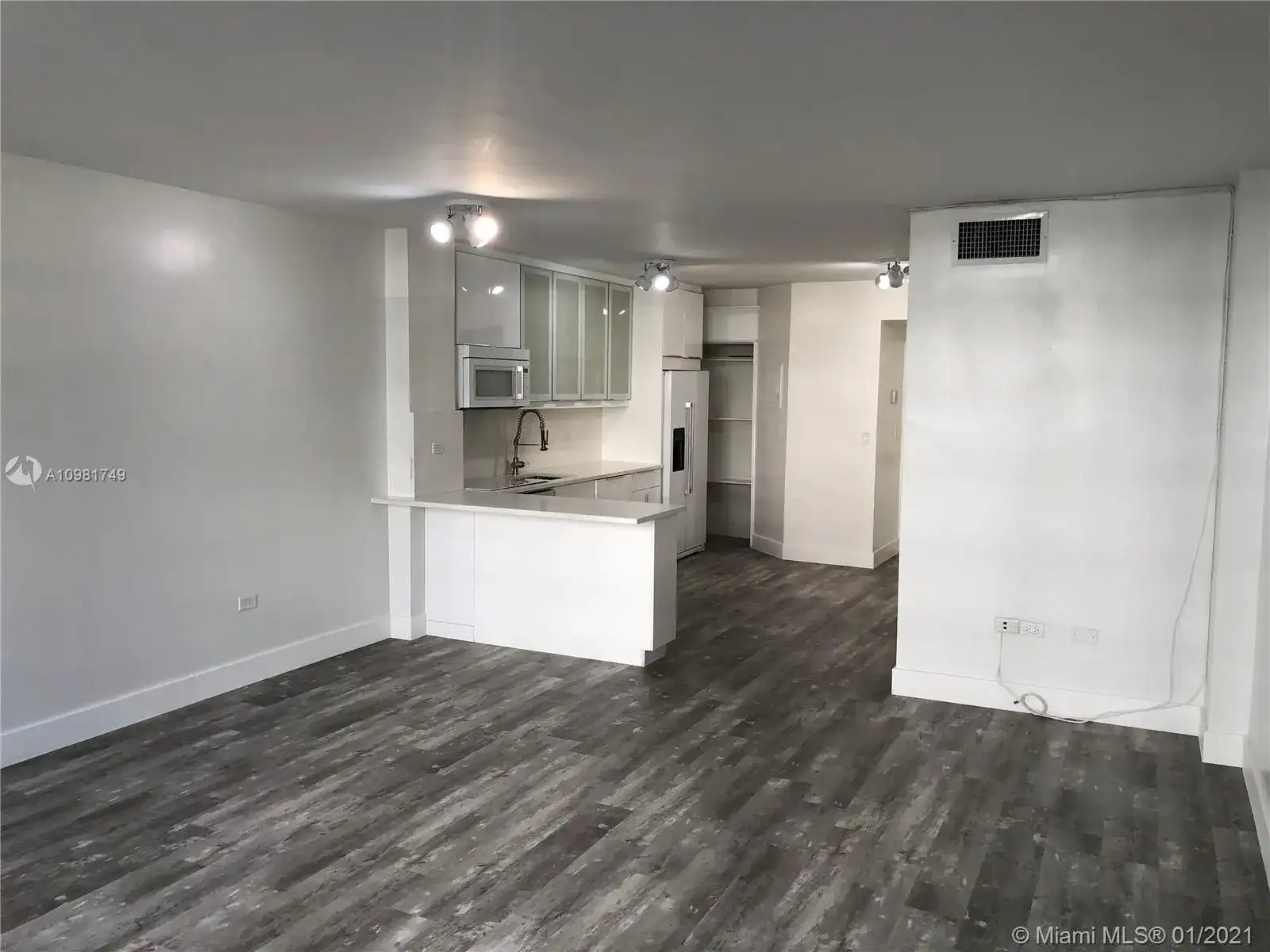 999 Brickell Bay Dr # 306, Miami FL 33131 photo 5